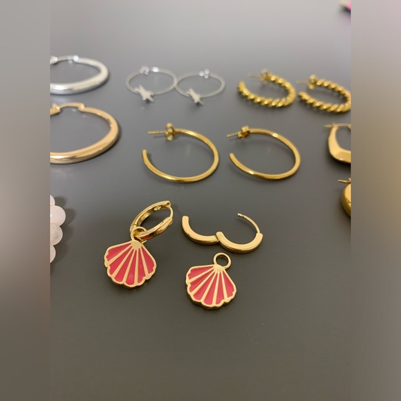 Lot of assorted earrings and 4 nut shell rings - Picture 4 of 10